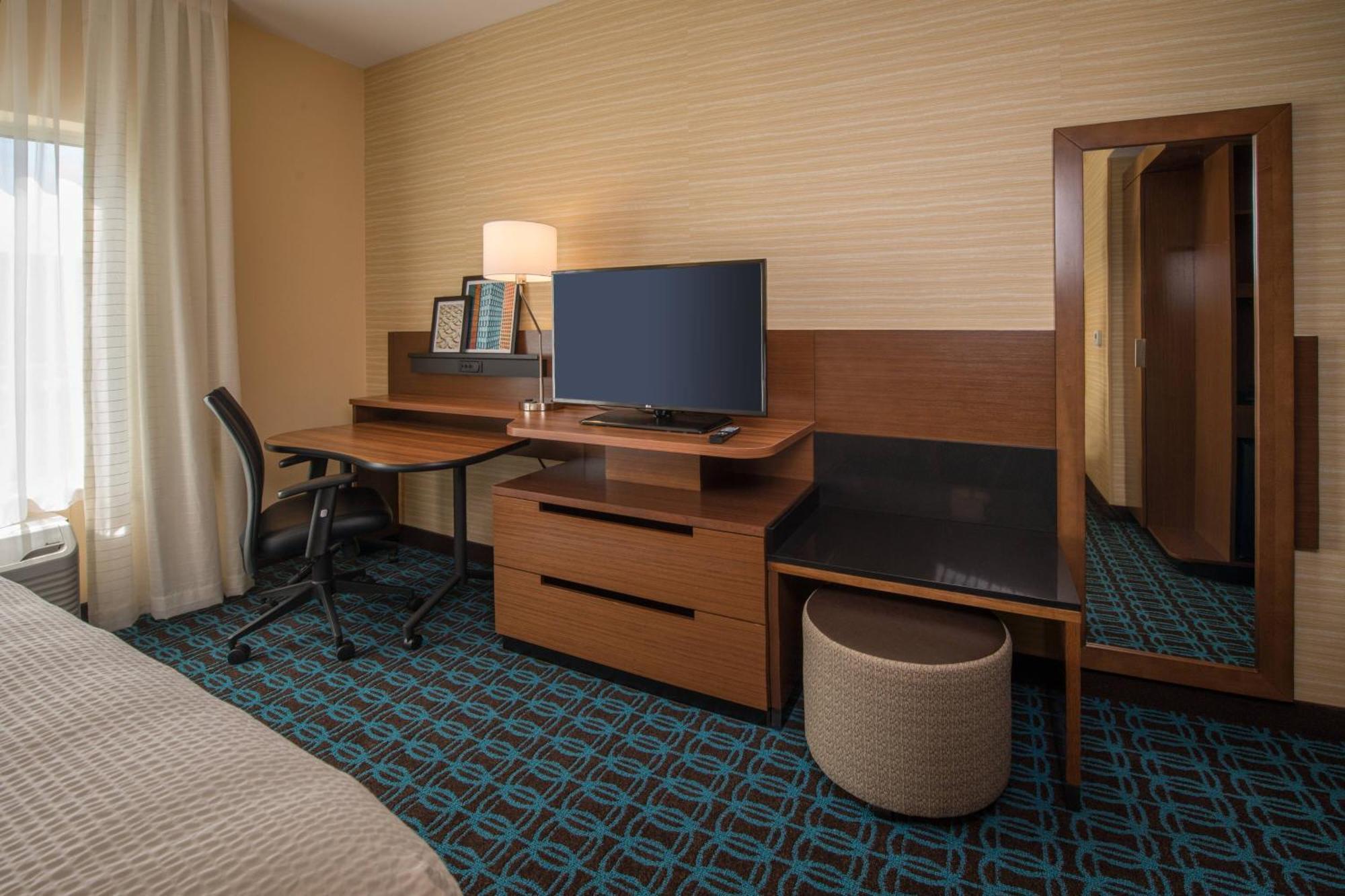 Fairfield Inn & Suites By Marriott Altoona Exterior photo