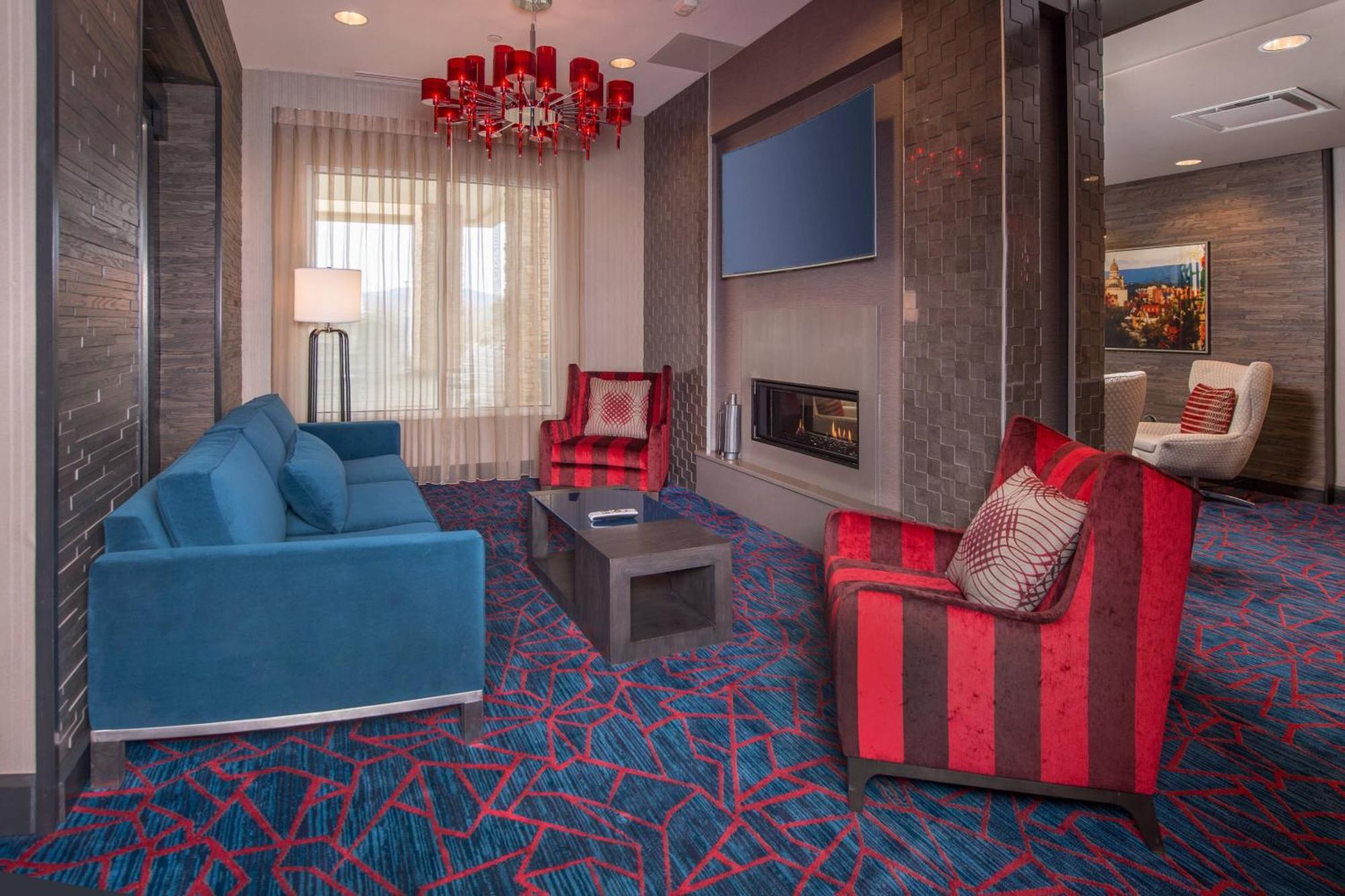 Fairfield Inn & Suites By Marriott Altoona Exterior photo