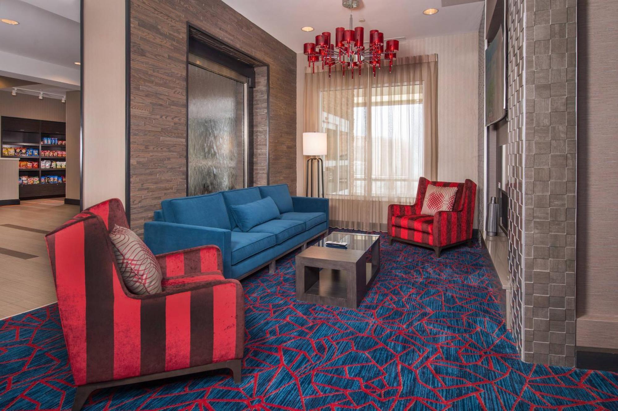 Fairfield Inn & Suites By Marriott Altoona Exterior photo